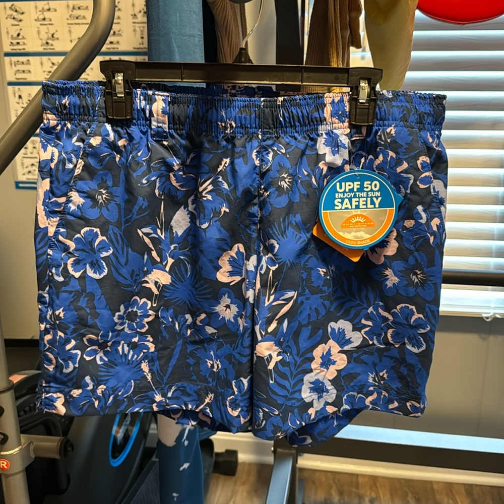 NWT Columbia shorts women size L